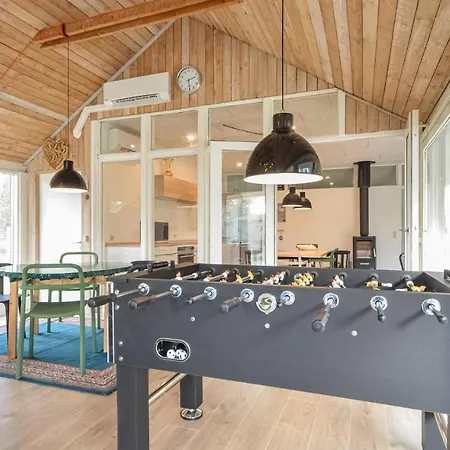 4 Bedroom Beautiful In Vestervig