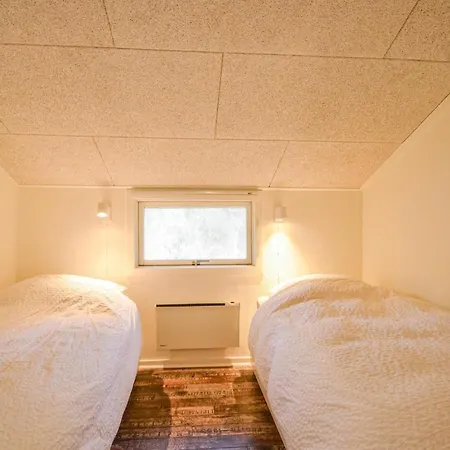 4 Bedroom Beautiful In Prázdninový dům Vestervig