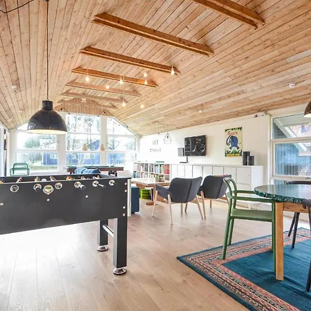 펜션 4 Bedroom Beautiful In