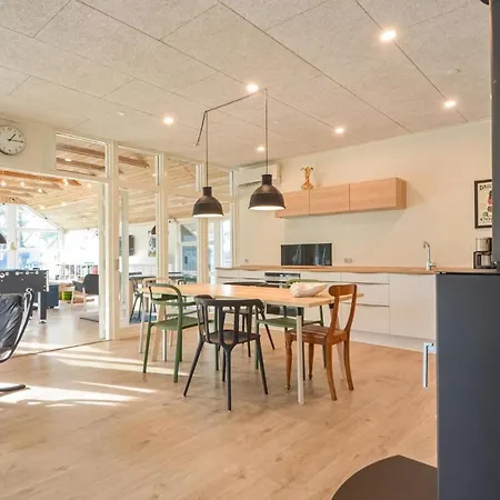 Holiday home 4 Bedroom Beautiful In